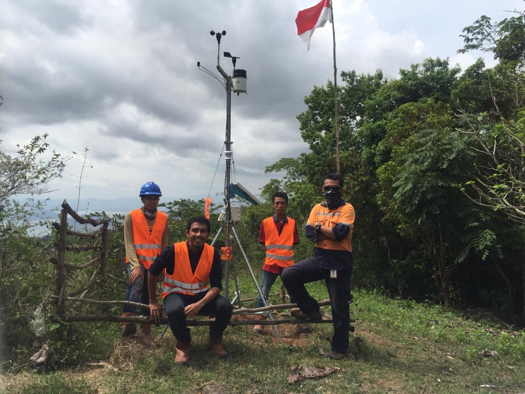 instalasi hobo weather station di sumbawa